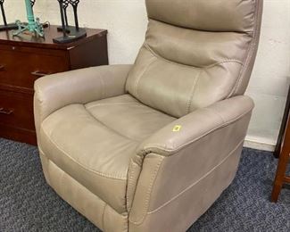 leather recliner 