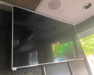 2017 65" 4K UHD LED TV
LG model 65UH6030
This has already been uninstalled
Includes remote and wall mount