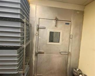 Walk-in combo Box
Tafco model Dimensions approx 220x108x104