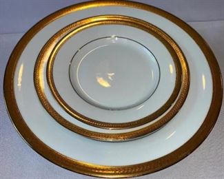 144 place setting Gold Rim China Set -
Each set includes 10" dinner plate, 7" salad plate, 6" b/b plate, cup & saucer, soup bowl. (Extra dinner plates, b/b plates, c/s included)
10" dinner plate, 7" salad plate, 6" b/b plate
Condition: Good
There are approx 900 total pieces in this lot
