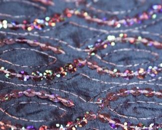 Helix tablecloth overlay - Blueberry (55)
87"x87"
sequin on taffeta