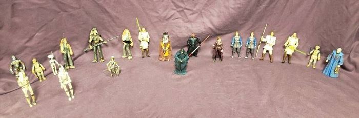 Collection of Star Wars Figurines ~ 3 to 4.5 in. tall
