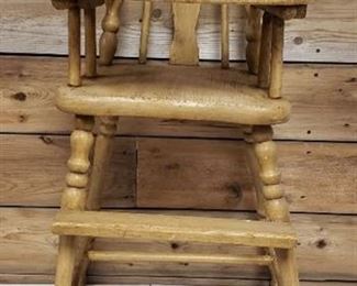 Vintage Wooden High Chair w/Wooden Tray ~ 20 x 21 x 41 in.