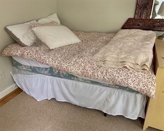 Full size Mattress and boxspring in good condition for sale $100