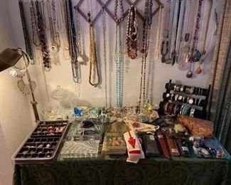 Lots of jewelry and collectibles