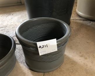 #211 ($10) Gray ceramic pot 11" diam x 8.5" 