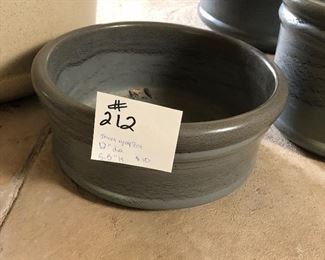 #212 ($10) Short gray ceramic pot 12' diameter x 5.5" tall