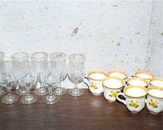 118. Group Lot Of Glasses and Tea Cups
