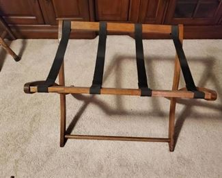 1 Wooden Luggage Rack with Black Straps