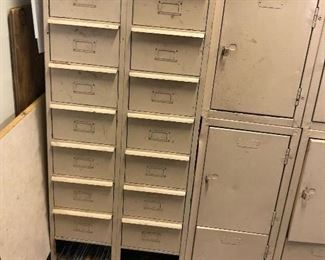 Metal file drawer cabinet