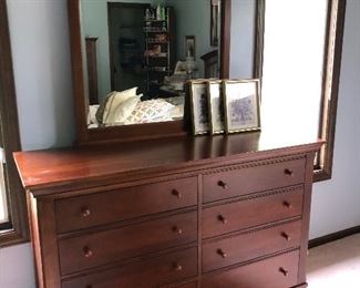 Thomasville mirrored chest of drawers