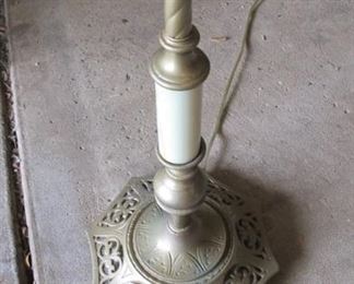 $50.00 Vintage floor lamp needs repair
