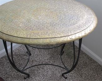 $45.00 Metal accent/end table