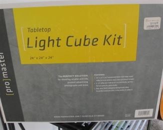 $85.00 Pro master tabletop light cube kit