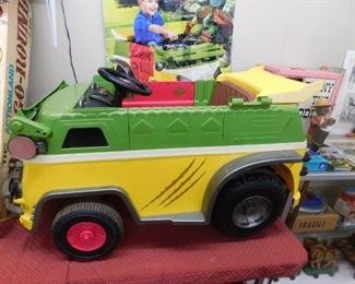 Ninja Turtles Ride On Party Wagon with Box Front(Store Display)