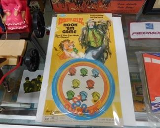 Harmony Emmett Kelly Hook'Em Game(Mint on Card)