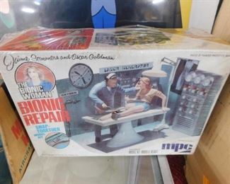 1976 MPC Bionic Woman Bionic Repair Model Kit in Box