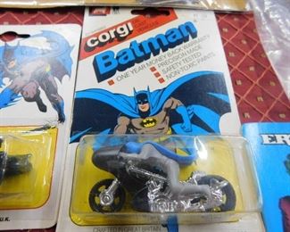 1983 Corgi Batman Batcycle(Mint on Card)