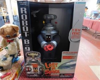 Lost in Space Robot B9 in Box