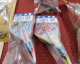 Lucky Toy Tin Litho Airplanes(Mint in package)