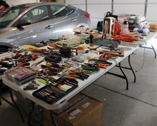 Many tools, handtools