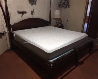 King Size Mahogany Bed Looks Like Craftique