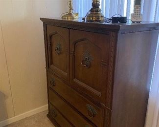 Dresser