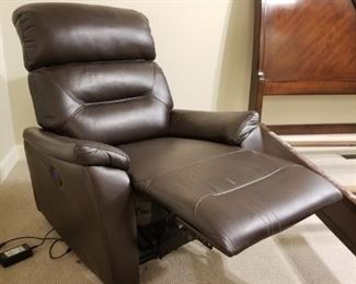 Electric Leather Recliner $ 250