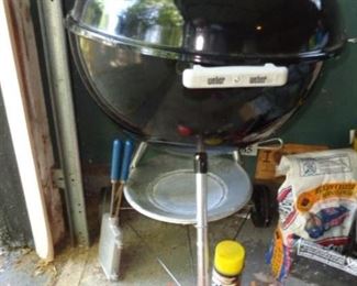 PLL #84   Weber Charcoal Grill $65