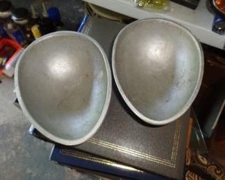 PLL #56  VTG LG Nordic Ware cast aluminum Easter egg mold @ $20 