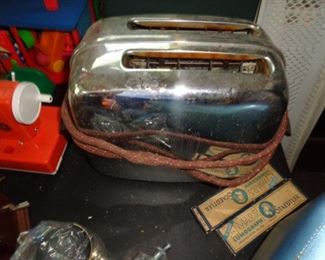 PLL #97  Vintage Toaster $10