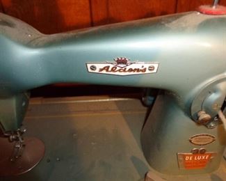 PLL #153 Alden's De Luxe Vintage Sewing Machine $65
