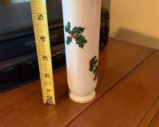 PLL #228 Christmas Vase $5