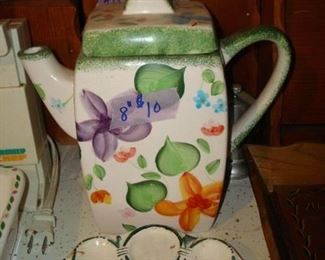 PLL #482 Tea Pot @ $10 