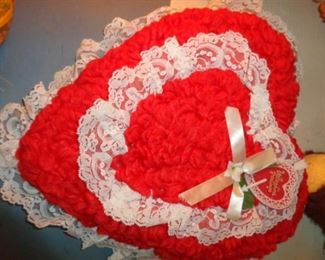 PLL #708 Knitted Valentine heart $5
