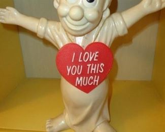 PLL #718  I Love You This Much!  11" Tall.  $10