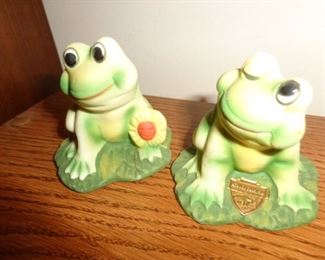 PLL #848 Frogs $5 Pair