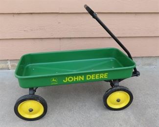 John Deere wagon