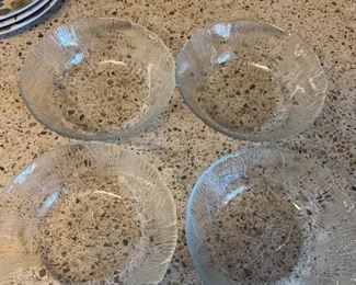 v6- 4 glass bowls $3