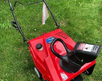 Troy-bilt Squall 210   21" Snowblower