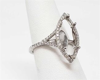 626	

14k Gold With Diamonds, 4.1g
Size 6.5. Diamonds Approx 1/64