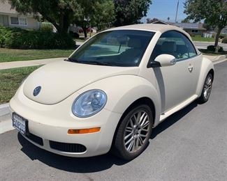207	

2006 Volkswagen New Beetle
Year: 2006 
Make: Volkswagen 
Model: New Beetle 
Vehicle Type: Passenger Car 
Mileage: 29,661
Plate: 
Body Type: 2 Door Convertible 
Trim Level: 2.5 
Drive Line: FWD 
Engine Type: L5, 2.5L; DOHC 20V 
Fuel Type: Gasoline 
Horsepower: 
Transmission: 
VIN #: 3VWRG31Y76M330150 