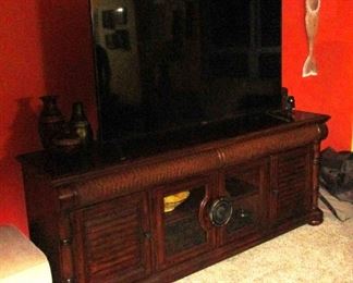 Entertainment Console by Cindy Crawford with giant 65 inch smart TV ..year old