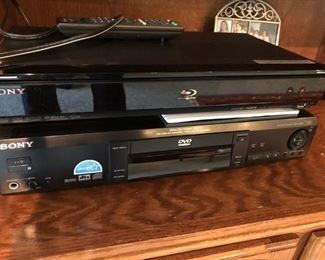 SOLD BLU RAY PLAYER -- Sony DVD player still available $30.00 less 50% = $15.00 final. .