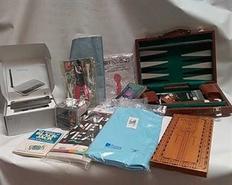 https://connect.invaluable.com/randr/auction-lot/at-t-wireless-home-phone-base-backgammon-game_22143B3886