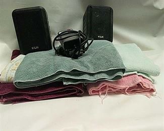 https://connect.invaluable.com/randr/auction-lot/large-bath-towels-klh-speakers_26449298F5