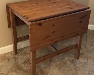 Drop leaf Table