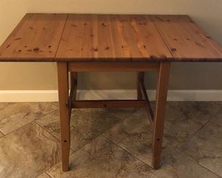 Drop leaf Table