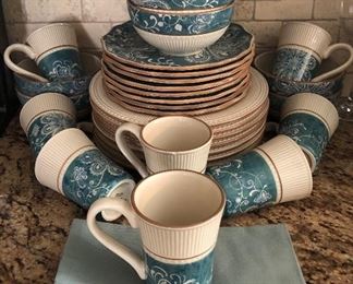 Baum Dinnerware