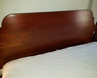 4 poster bed headboard detail